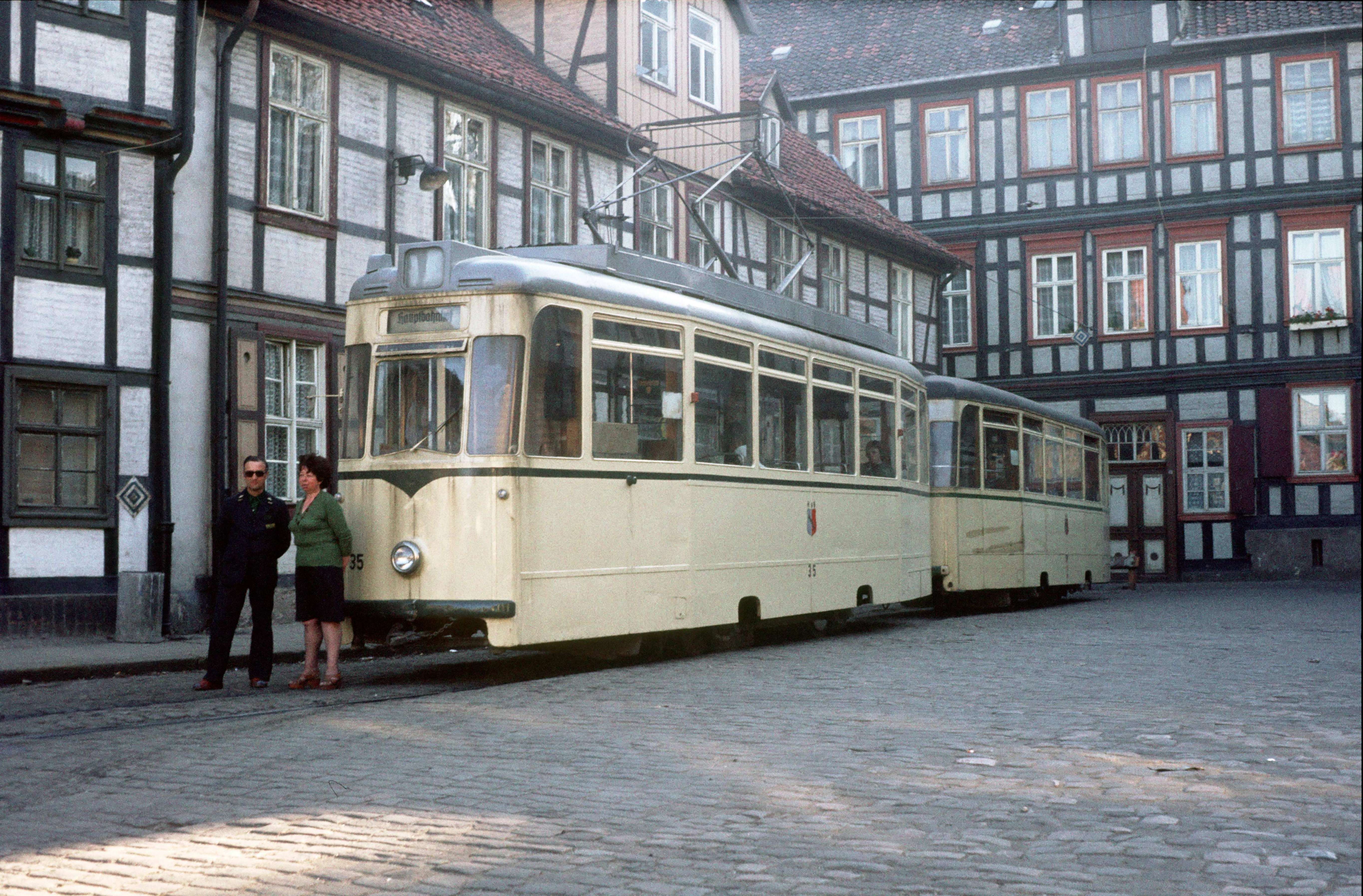 ddr-hvg-straenbahn-in-halberstadt-endstelle-vogtei_6424150463_o